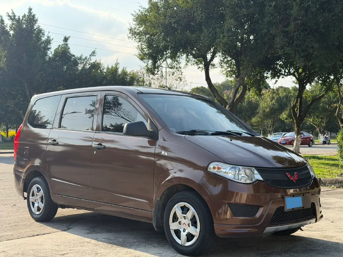 2018 WuLing HongGuang 1.5L 105HP L4 5MT,autocango,china used car exporter,china ev exporter,chinese used car exporter,chinese used ev exporter
