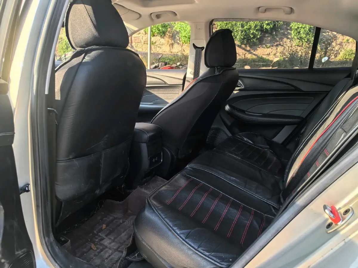 2019 Roewe i5 1.5L 120HP L4 5MT,autocango,china used car exporter,china ev exporter,chinese used car exporter,chinese used ev exporter