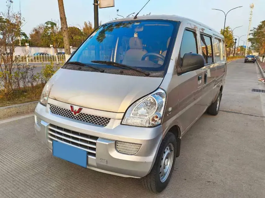 2017 WuLing RongGuang 1.5L 107HP L4 5MT,autocango,china used car exporter,china ev exporter,chinese used car exporter,chinese used ev exporter