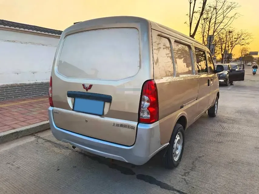 2017 WuLing RongGuang 1.5L 107HP L4 5MT,autocango,china used car exporter,china ev exporter,chinese used car exporter,chinese used ev exporter