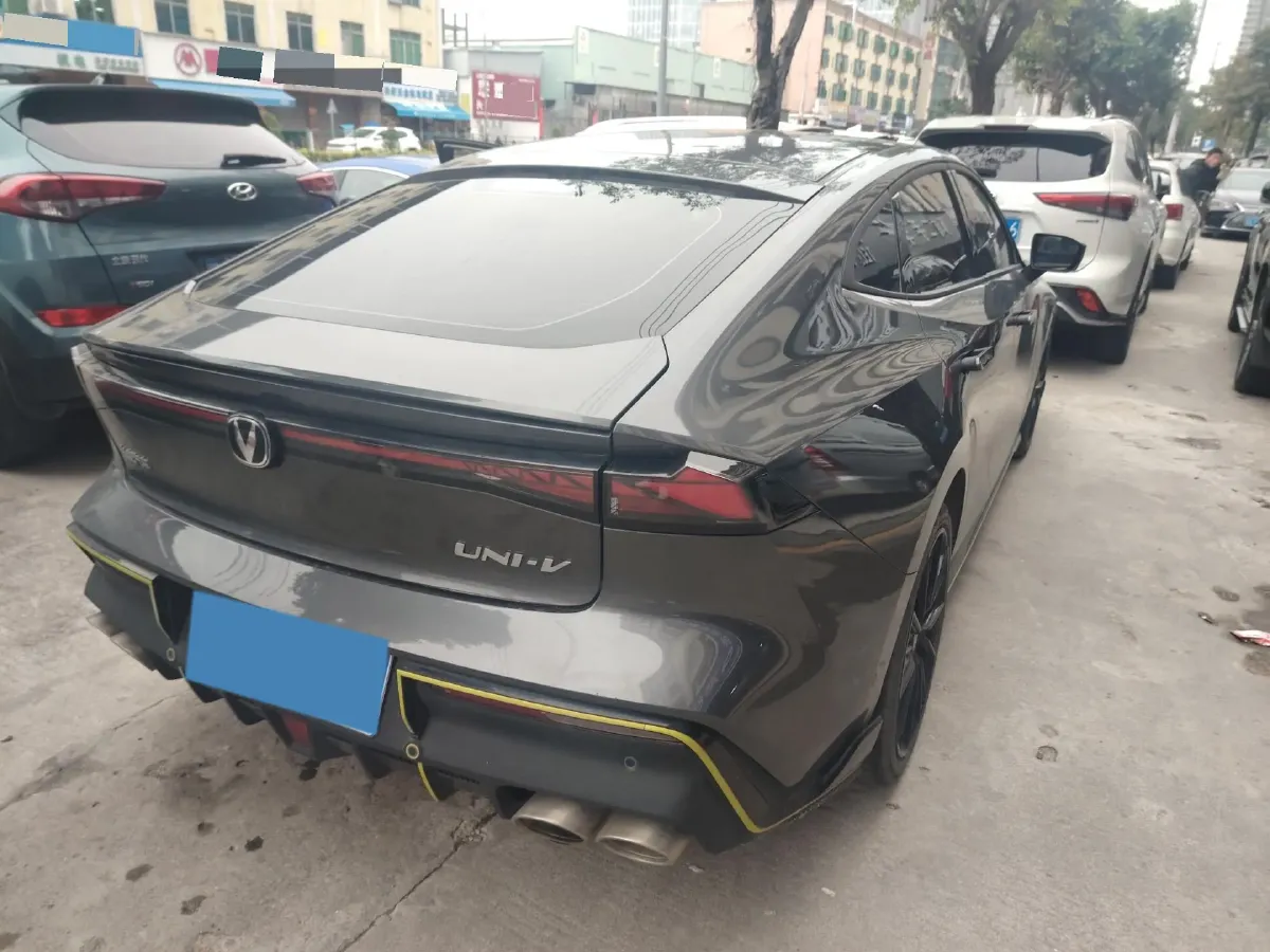 2022 ChangAn UNI-V 1.5T 188HP L4 7DCT,autocango,china used car exporter,china ev exporter,chinese used car exporter,chinese used ev exporter