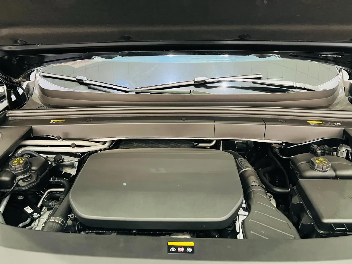 2024 Li L6 Range Extended 154HP L4 REEV 36.8KWH,autocango,china used car exporter,china ev exporter,chinese used car exporter,chinese used ev exporter