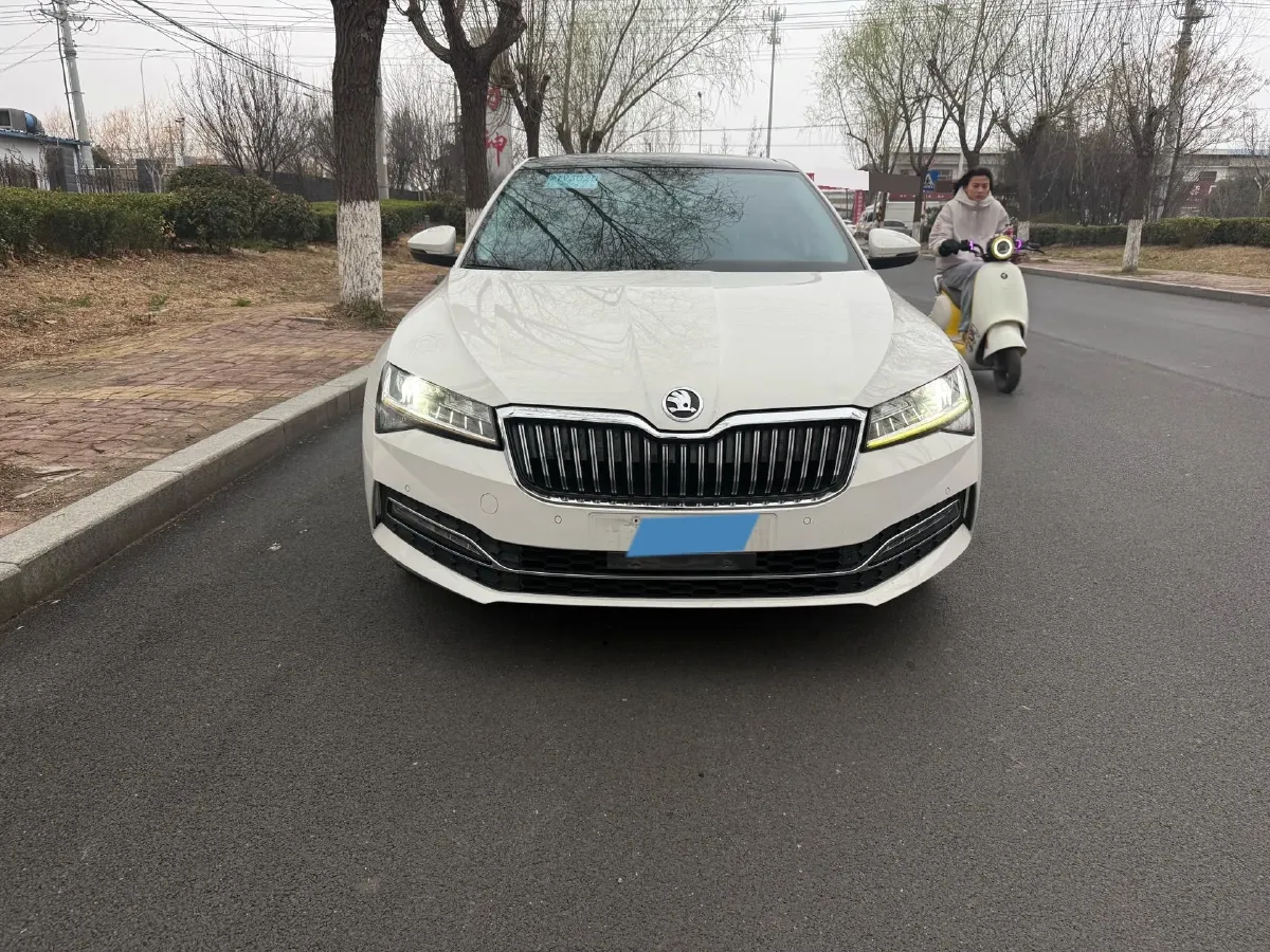 2019 Skoda Superb 2.0T 186HP L4 7DCT,autocango,china used car exporter,china ev exporter,chinese used car exporter,chinese used ev exporter