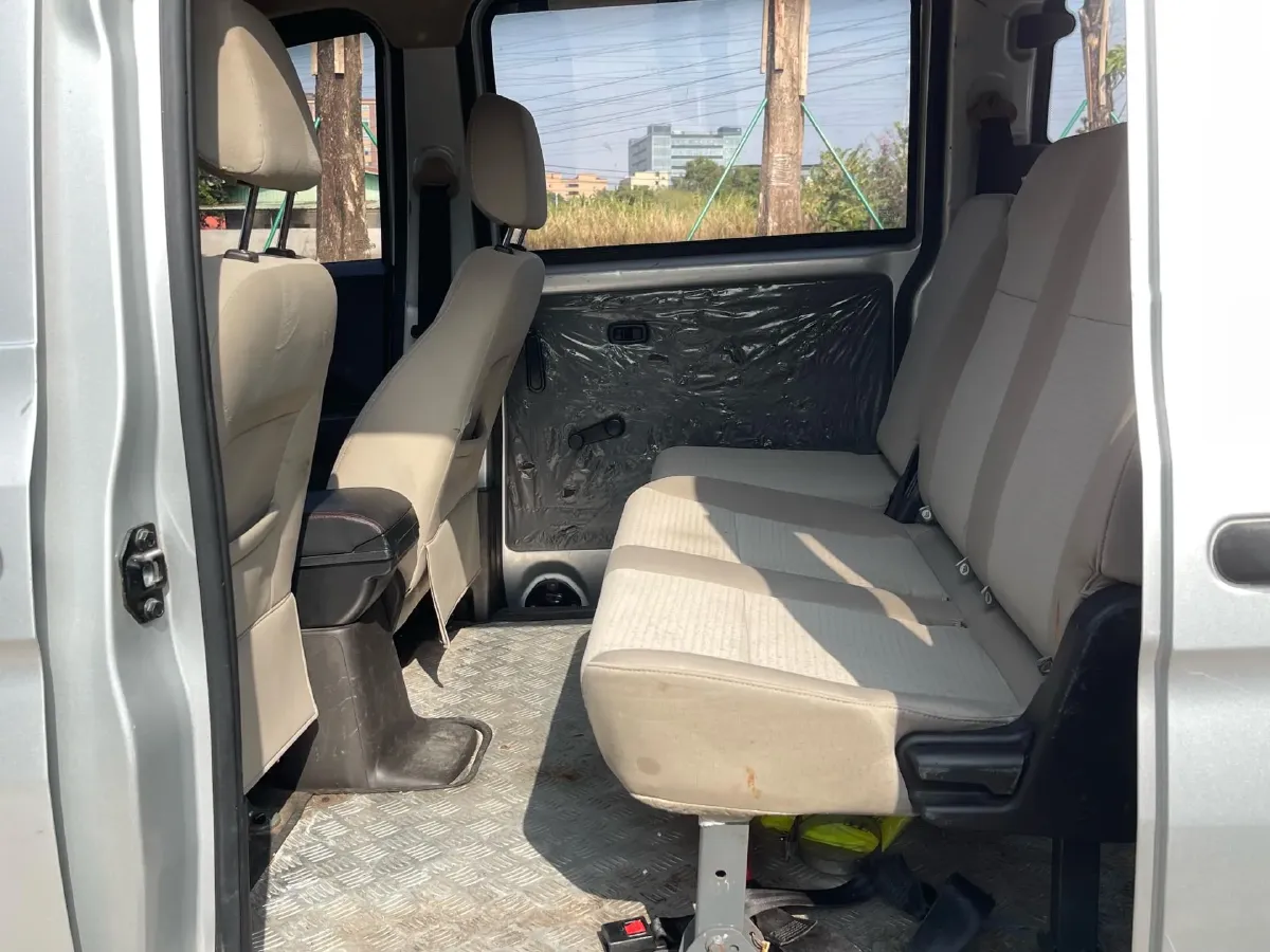 2019 WuLing HongGuang V 1.5L 99HP L4 6MT,autocango,china used car exporter,china ev exporter,chinese used car exporter,chinese used ev exporter