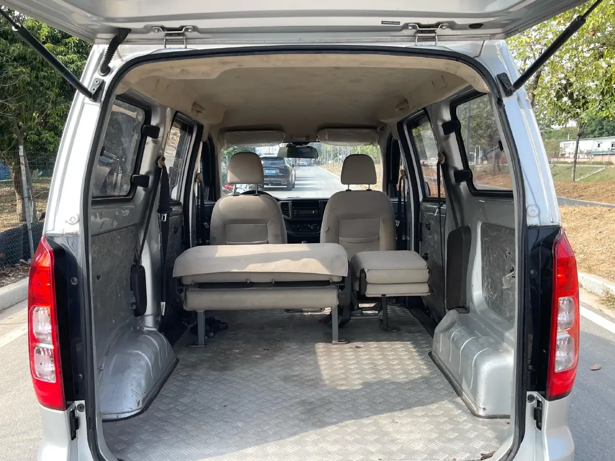 2019 WuLing HongGuang V 1.5L 99HP L4 6MT,autocango,china used car exporter,china ev exporter,chinese used car exporter,chinese used ev exporter