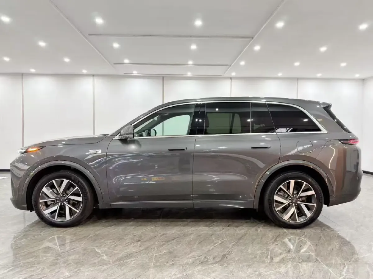 2023 Li L8 Range Extended 154HP REEV 40.9KWH,autocango,china used car exporter,china ev exporter,chinese used car exporter,chinese used ev exporter