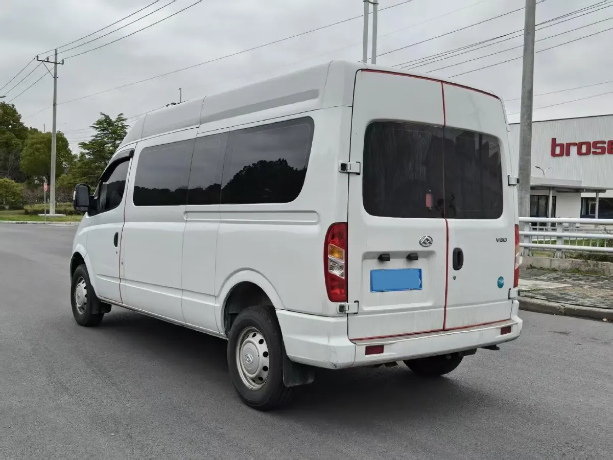 2021 MAXUS XinTu V80 2.0T 127HP L4 6MT,autocango,china used car exporter,china ev exporter,chinese used car exporter,chinese used ev exporter