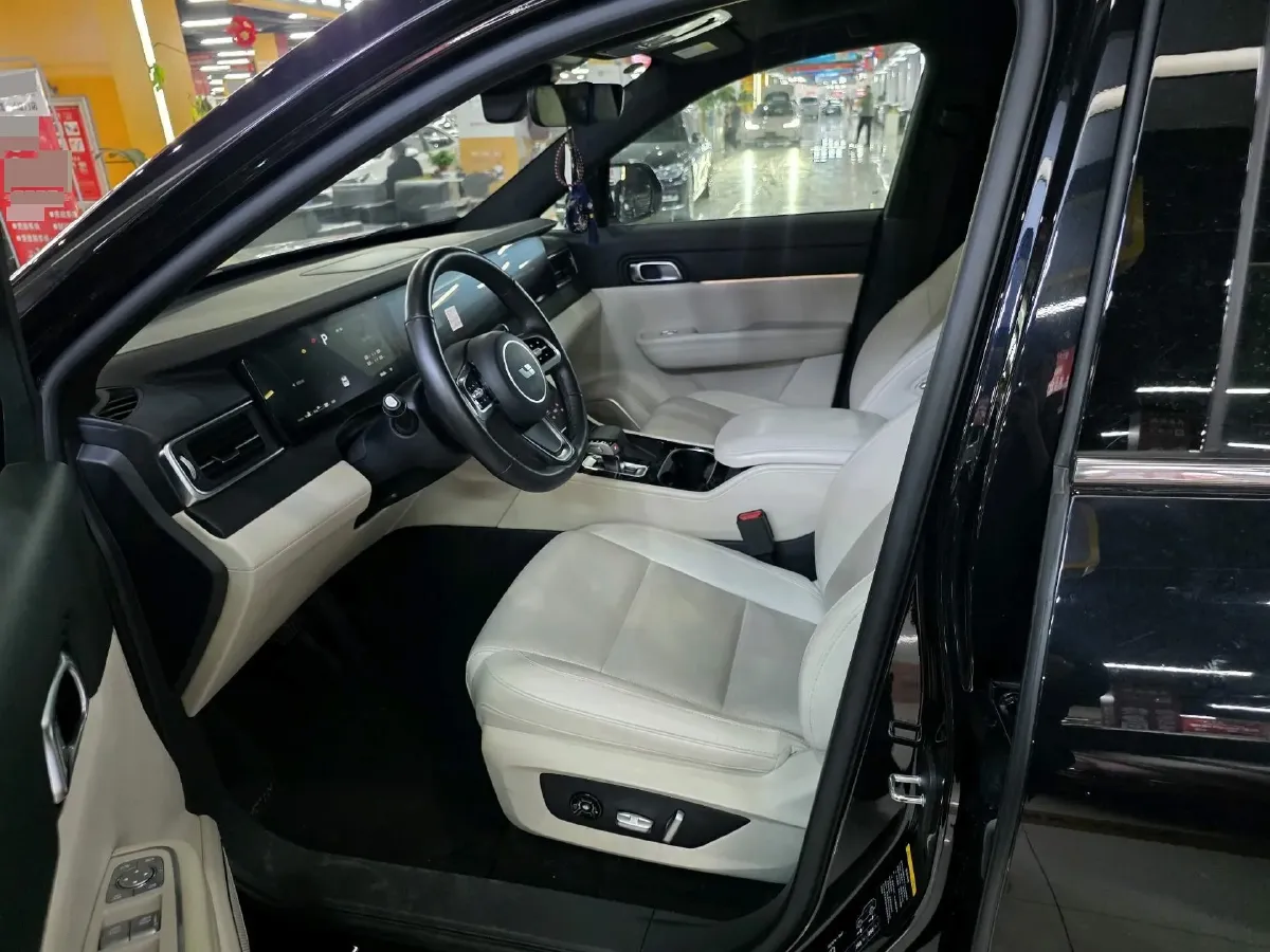 2021 Li ONE Range Extended 131HP REEV 40.5KWH,autocango,china used car exporter,china ev exporter,chinese used car exporter,chinese used ev exporter