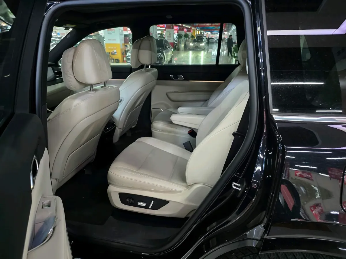 2021 Li ONE Range Extended 131HP REEV 40.5KWH,autocango,china used car exporter,china ev exporter,chinese used car exporter,chinese used ev exporter