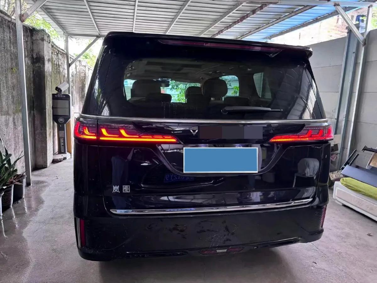 2022 Voyah Dream 1.5T 136HP L4 PHEV 25.57KWH,autocango,china used car exporter,china ev exporter,chinese used car exporter,chinese used ev exporter