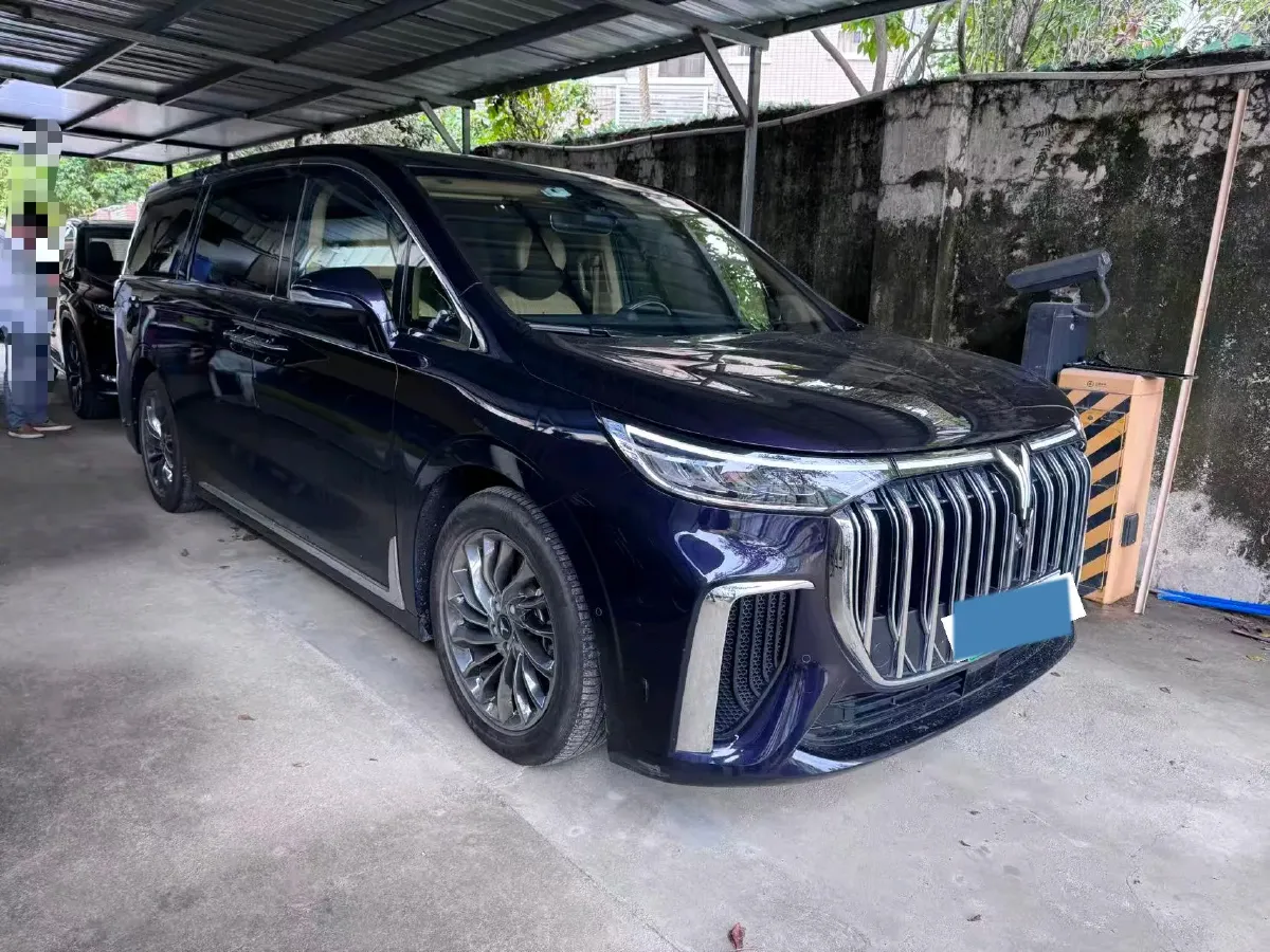 2022 Voyah Dream 1.5T 136HP L4 PHEV 25.57KWH,autocango,china used car exporter,china ev exporter,chinese used car exporter,chinese used ev exporter
