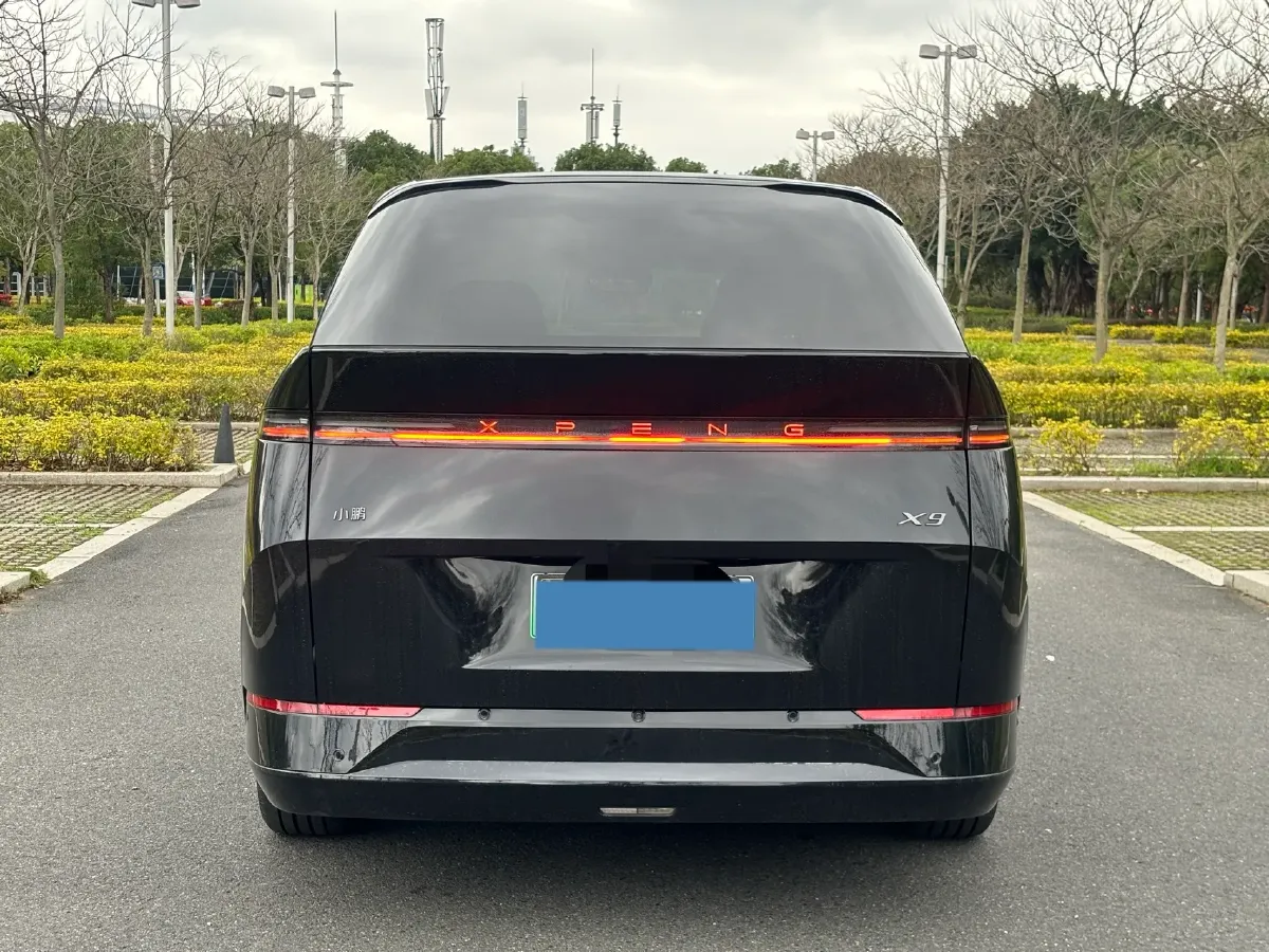 2025 Xpeng X9 BEV,autocango,china used car exporter,china ev exporter,chinese used car exporter,chinese used ev exporter