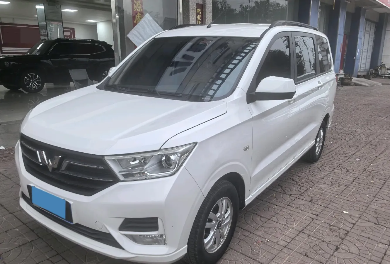 2021 WuLing HongGuang 1.5L 99HP L4 6MT,autocango,china used car exporter,china ev exporter,chinese used car exporter,chinese used ev exporter