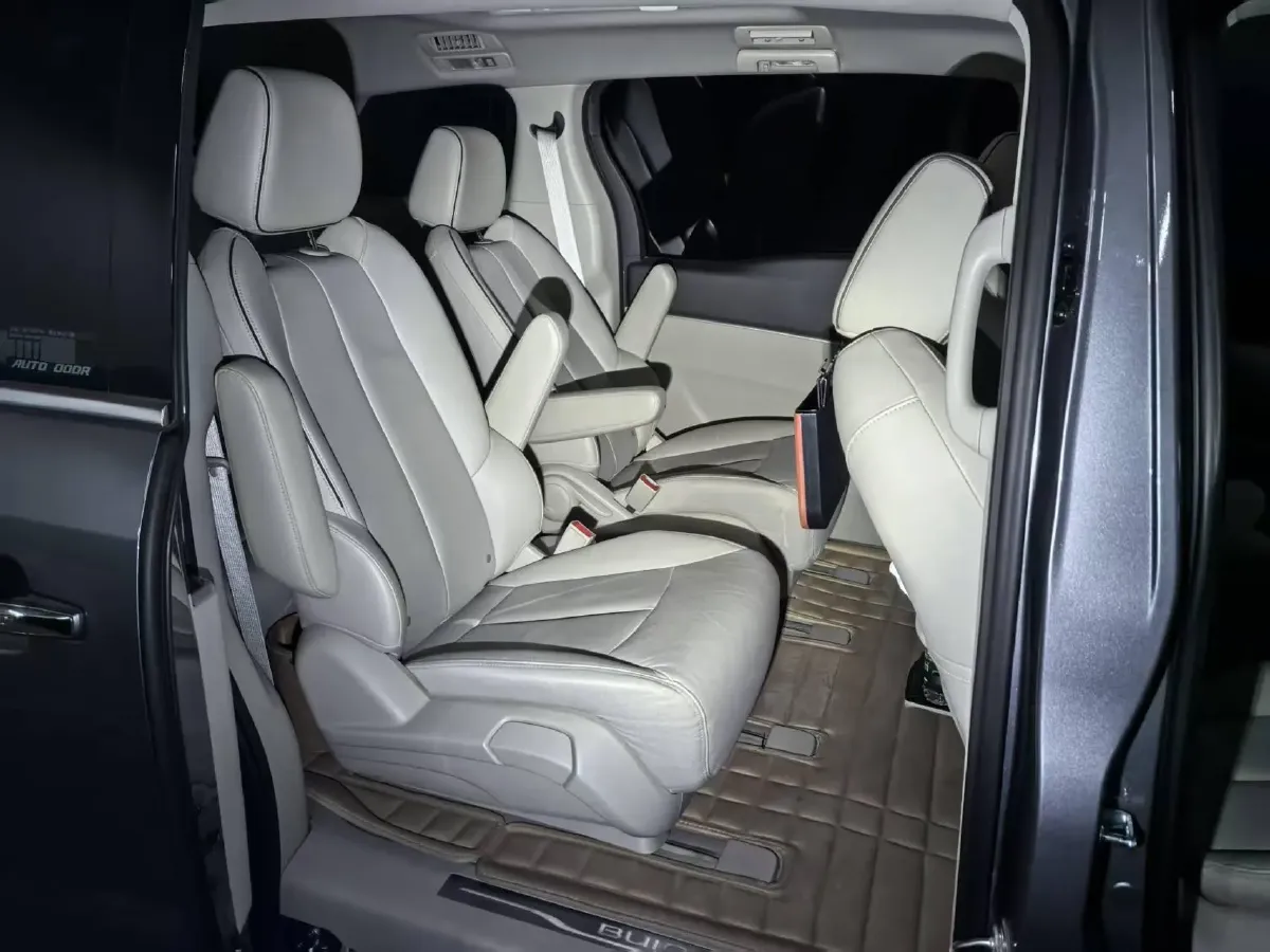 2021 Buick GL8 2.0T 237HP L4 9AT,autocango,china used car exporter,china ev exporter,chinese used car exporter,chinese used ev exporter