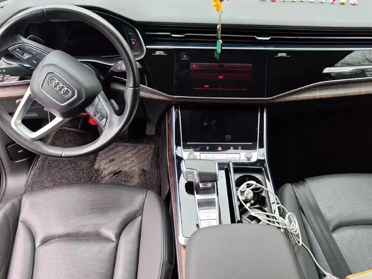 2022 Audi Q7 2.0T 245HP L4 8AT,autocango,china used car exporter,china ev exporter,chinese used car exporter,chinese used ev exporter