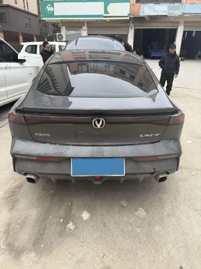 2022 ChangAn UNI-V 1.5T 188HP L4 7DCT,autocango,china used car exporter,china ev exporter,chinese used car exporter,chinese used ev exporter