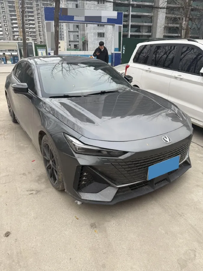 2022 ChangAn UNI-V 1.5T 188HP L4 7DCT,autocango,china used car exporter,china ev exporter,chinese used car exporter,chinese used ev exporter