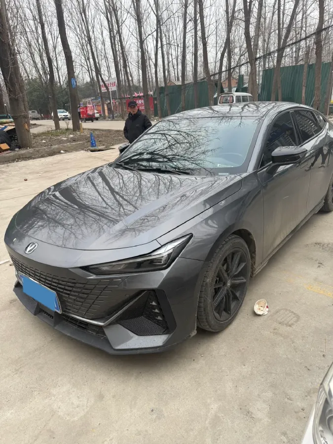 2022 ChangAn UNI-V 1.5T 188HP L4 7DCT,autocango,china used car exporter,china ev exporter,chinese used car exporter,chinese used ev exporter