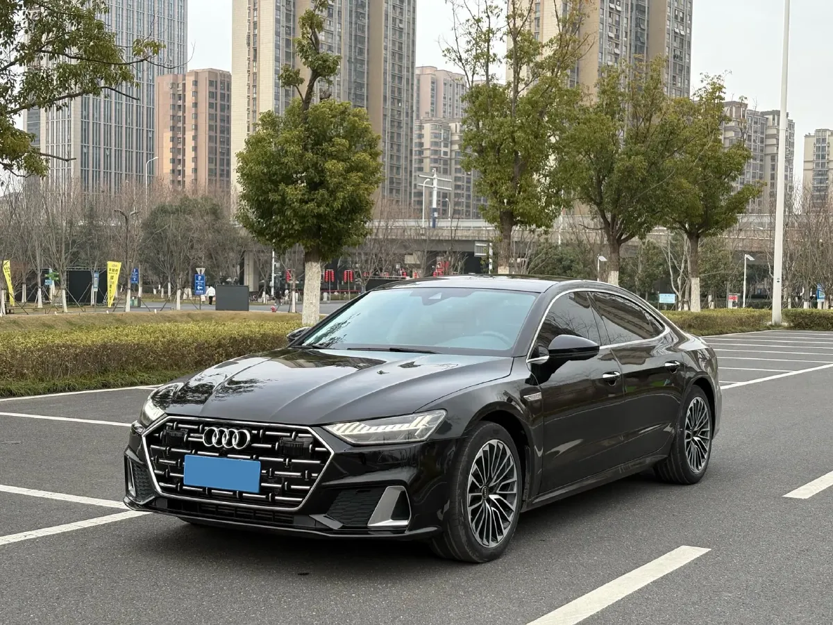 2024 Audi A7L 2.0T 245HP L4 7DCT,autocango,china used car exporter,china ev exporter,chinese used car exporter,chinese used ev exporter