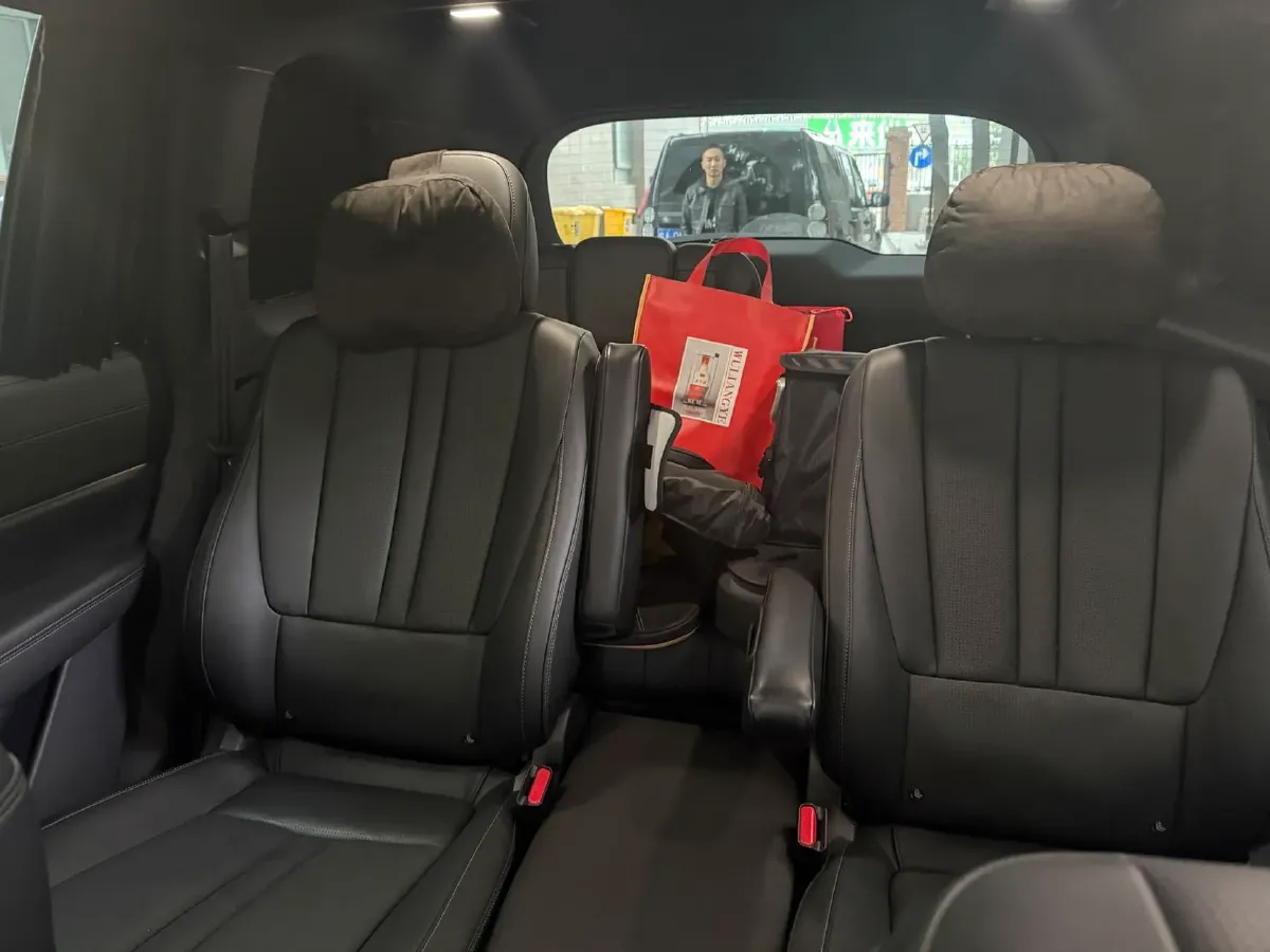 2020 Li ONE Range Extended 131HP REEV 40.5KWH,autocango,china used car exporter,china ev exporter,chinese used car exporter,chinese used ev exporter