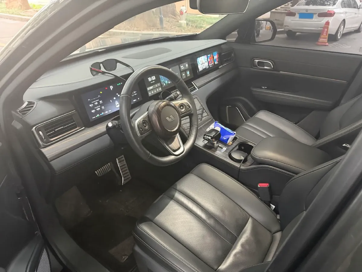 2020 Li ONE Range Extended 131HP REEV 40.5KWH,autocango,china used car exporter,china ev exporter,chinese used car exporter,chinese used ev exporter