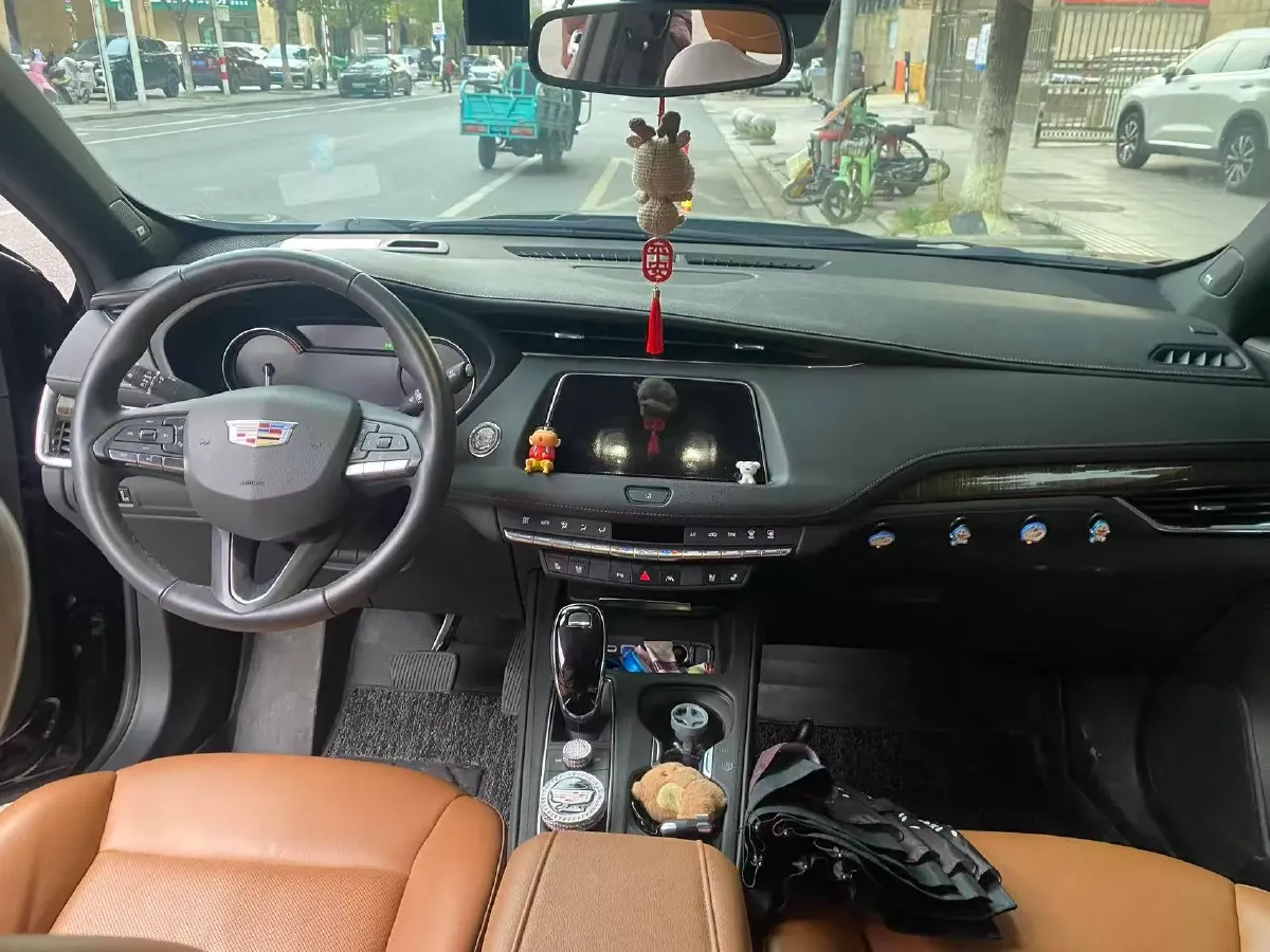 2022 Cadillac XT4 2.0T 237HP L4 9AT,autocango,china used car exporter,china ev exporter,chinese used car exporter,chinese used ev exporter