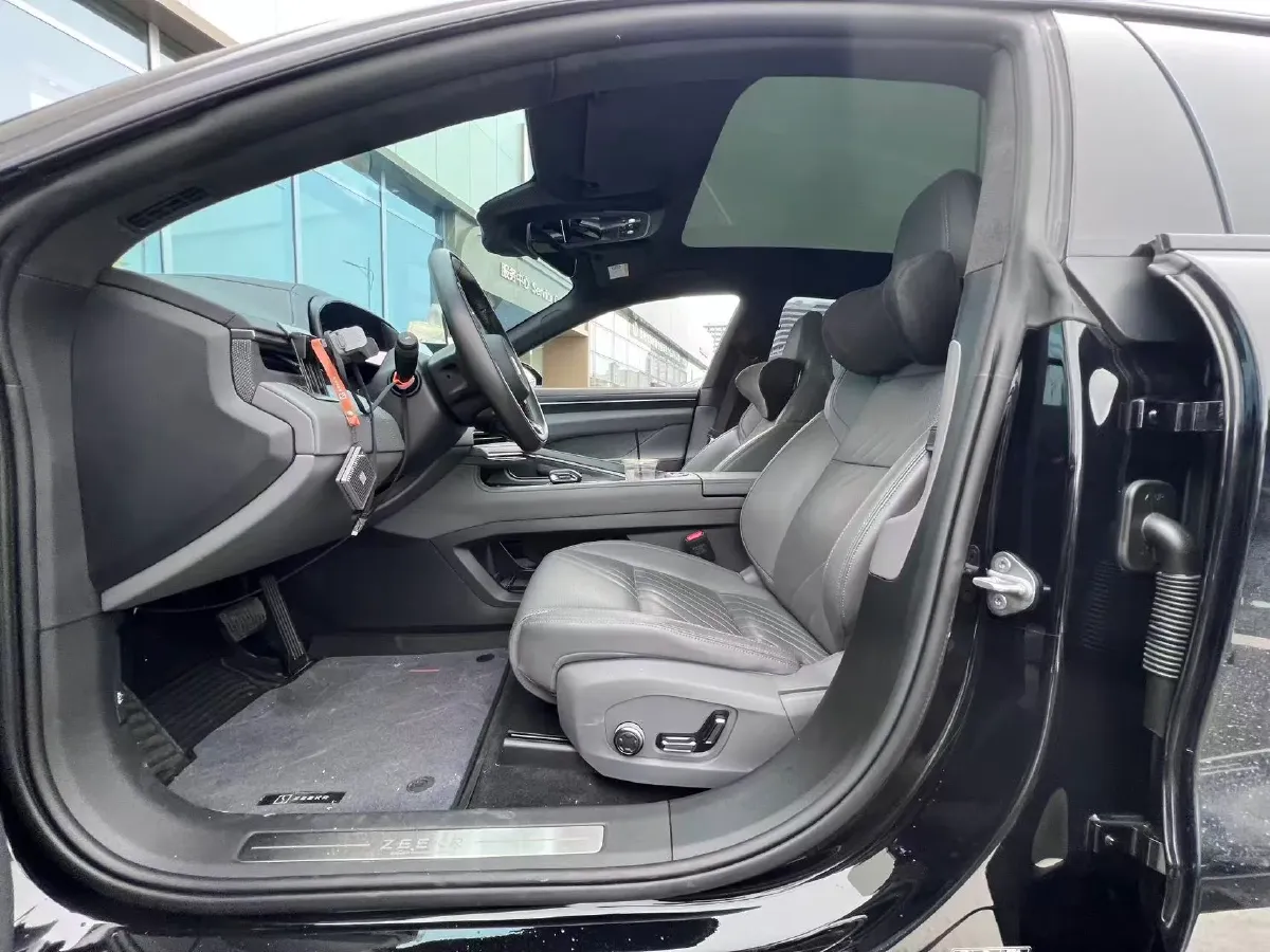 2024 Zeekr 001 BEV 100KWH,autocango,china used car exporter,china ev exporter,chinese used car exporter,chinese used ev exporter