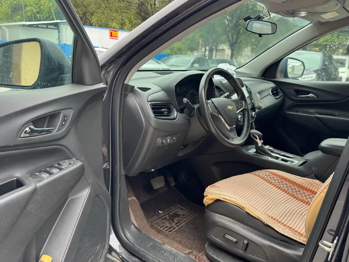 2021 Chevrolet Equinox 1.5T 169HP L4 6AT,autocango,china used car exporter,china ev exporter,chinese used car exporter,chinese used ev exporter