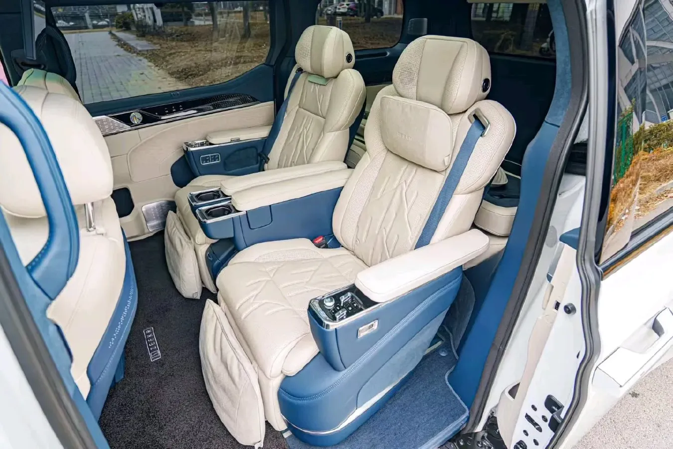 2024 Zeekr 009 BEV 108KWH,autocango,china used car exporter,china ev exporter,chinese used car exporter,chinese used ev exporter