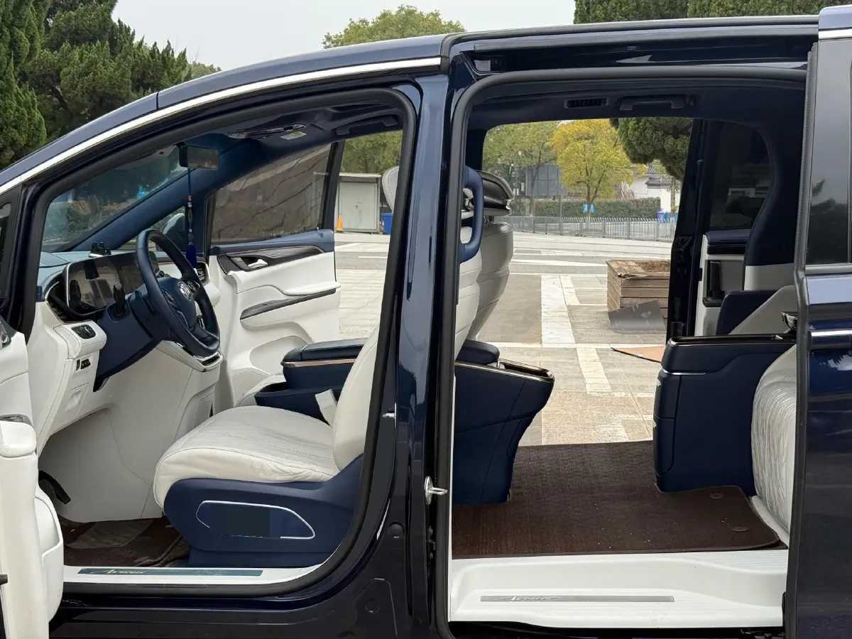 2020 Buick GL8 2.0T 237HP L4 9AT,autocango,china used car exporter,china ev exporter,chinese used car exporter,chinese used ev exporter