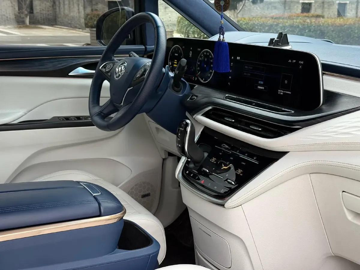 2020 Buick GL8 2.0T 237HP L4 9AT,autocango,china used car exporter,china ev exporter,chinese used car exporter,chinese used ev exporter