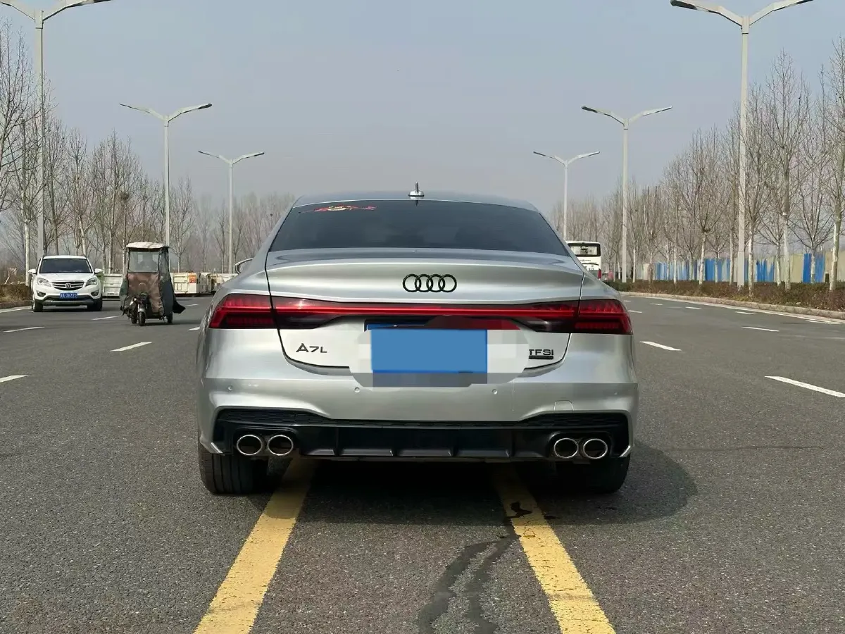 2024 Audi A7L 2.0T 245HP L4 7DCT,autocango,china used car exporter,china ev exporter,chinese used car exporter,chinese used ev exporter