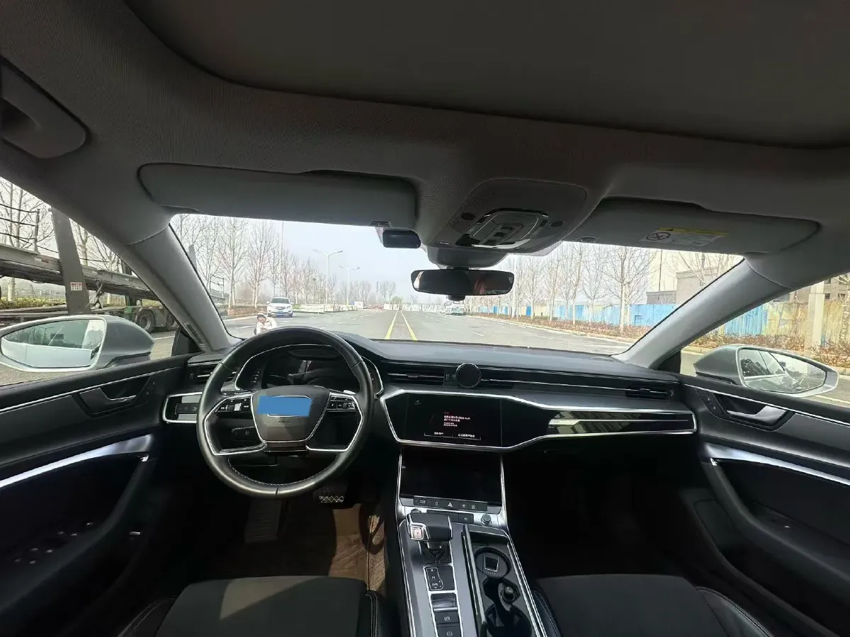 2024 Audi A7L 2.0T 245HP L4 7DCT,autocango,china used car exporter,china ev exporter,chinese used car exporter,chinese used ev exporter