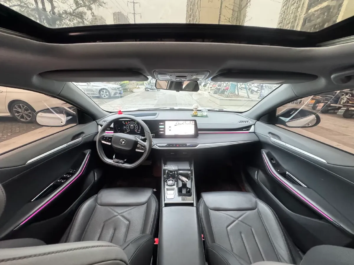 2023 ChangAn Raeton Plus 1.5T 188HP L4 7DCT,autocango,china used car exporter,china ev exporter,chinese used car exporter,chinese used ev exporter