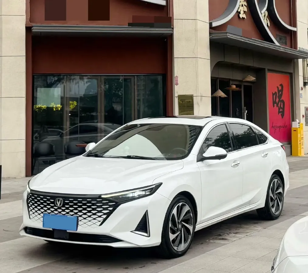 2023 ChangAn Raeton Plus 1.5T 188HP L4 7DCT,autocango,china used car exporter,china ev exporter,chinese used car exporter,chinese used ev exporter