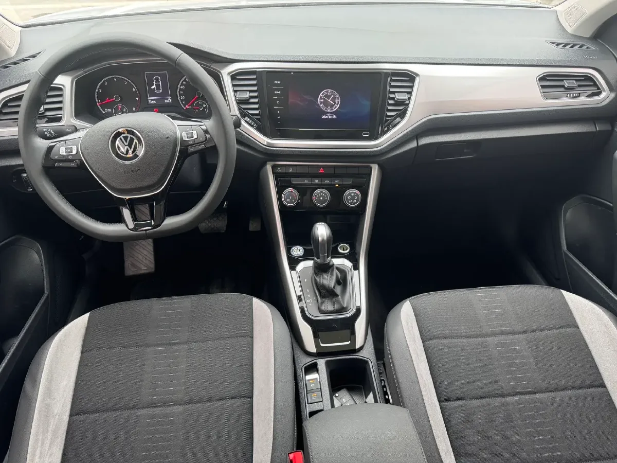 2022 Volkswagen T-Roc 1.4T 150HP L4 7DCT,autocango,china used car exporter,china ev exporter,chinese used car exporter,chinese used ev exporter