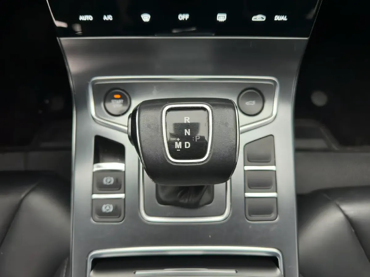 2022 HongQi H5 1.5T 169HP L4 7DCT,autocango,china used car exporter,china ev exporter,chinese used car exporter,chinese used ev exporter