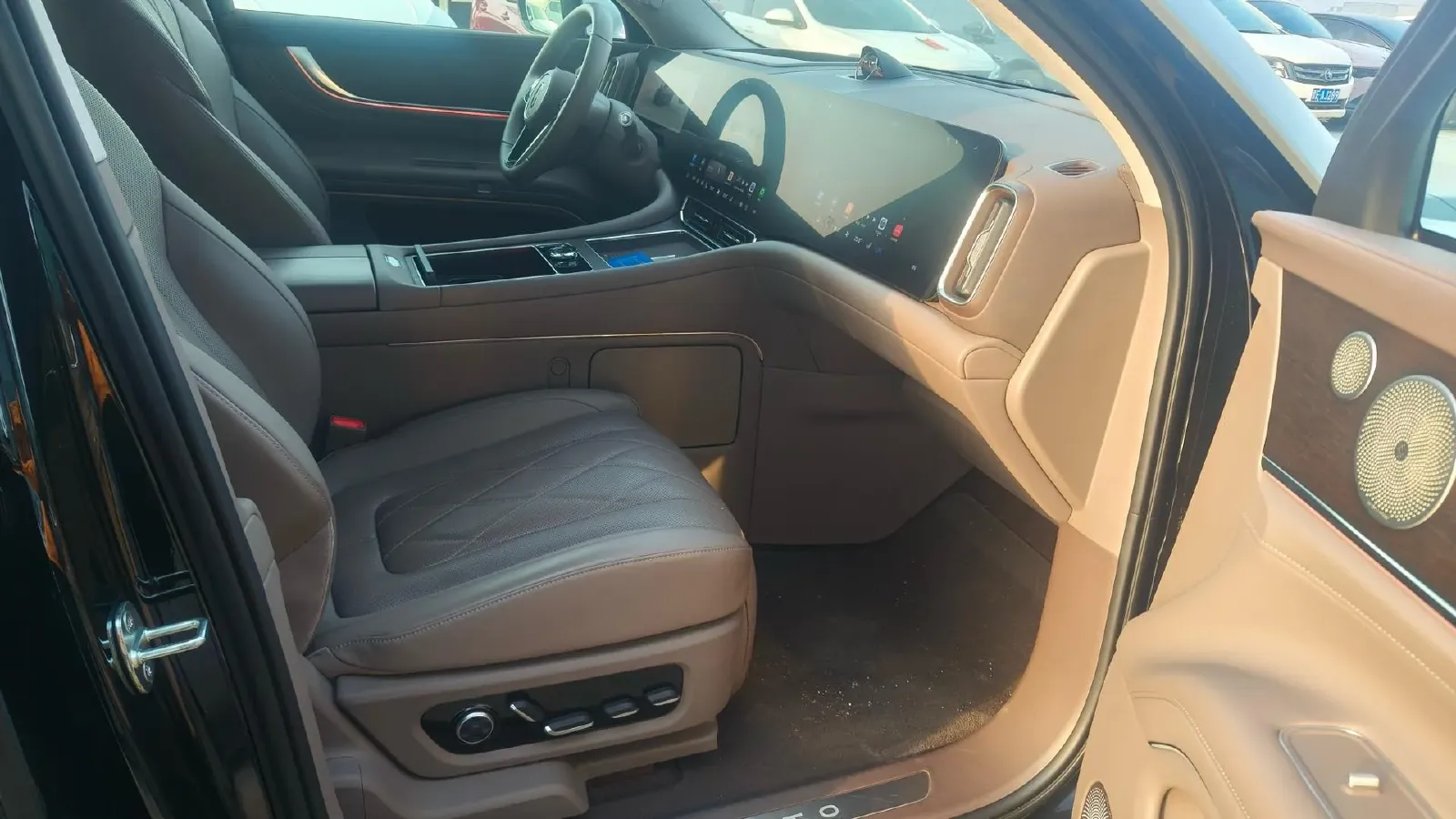 2024 HIMA AITO M9 1.5T 152HP L4 REEV 52KWH,autocango,china used car exporter,china ev exporter,chinese used car exporter,chinese used ev exporter