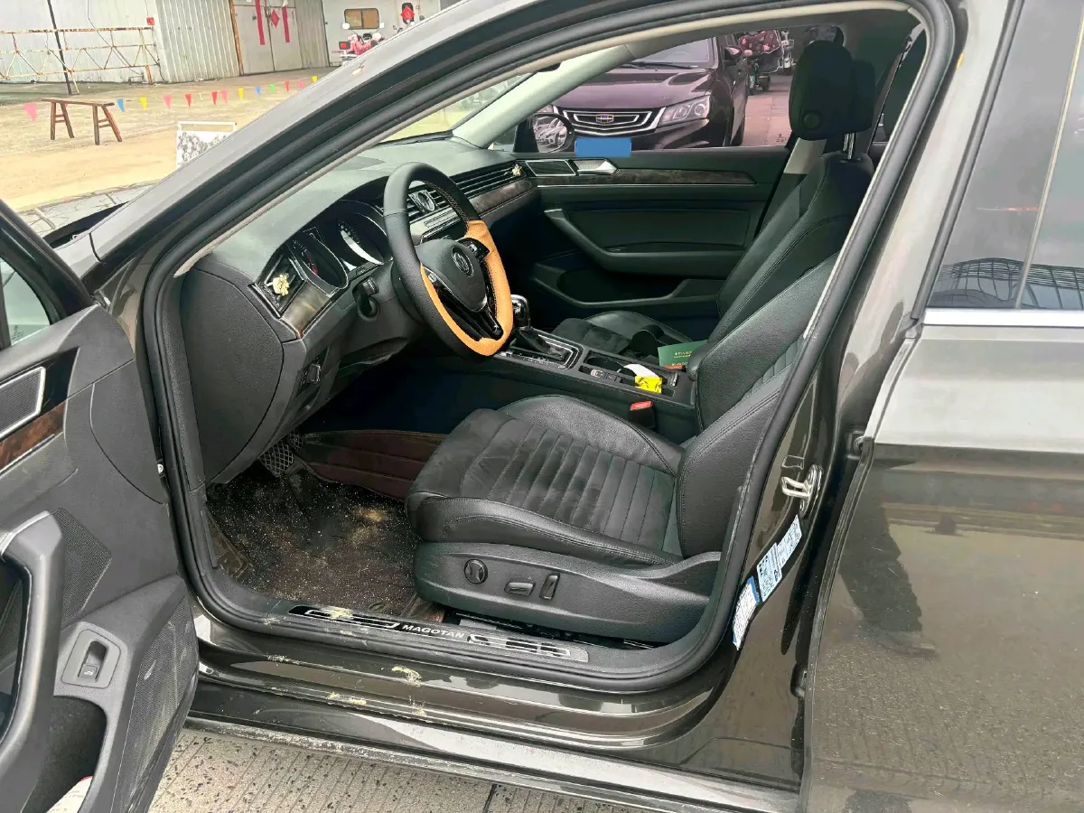 2017 Volkswagen Magotan 1.8T 180HP L4 7DCT,autocango,china used car exporter,china ev exporter,chinese used car exporter,chinese used ev exporter