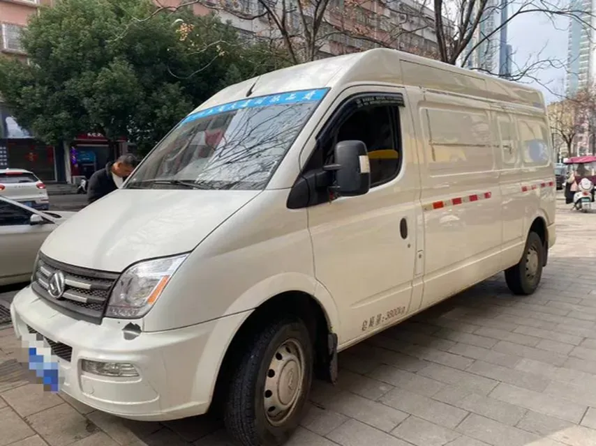2023 MAXUS XinTu V80 2.0T 127HP L4 6MT,autocango,china used car exporter,china ev exporter,chinese used car exporter,chinese used ev exporter