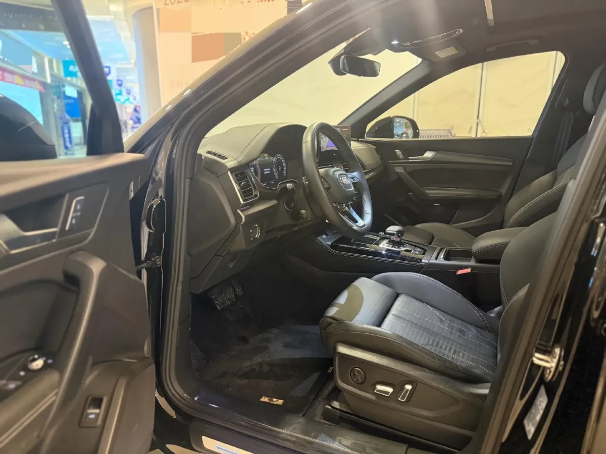 2023 Audi Q5L 2.0T 190HP L4 7DCT,autocango,china used car exporter,china ev exporter,chinese used car exporter,chinese used ev exporter