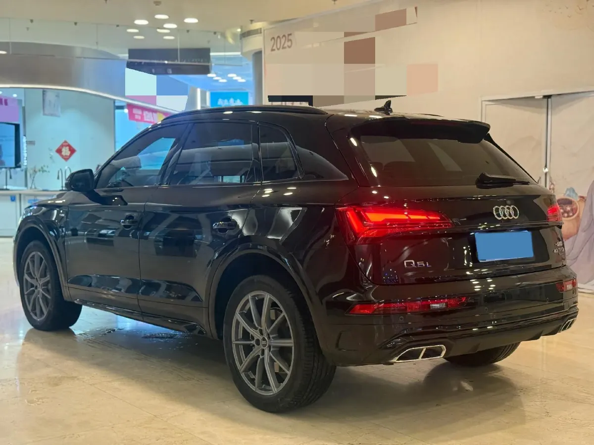 2023 Audi Q5L 2.0T 190HP L4 7DCT,autocango,china used car exporter,china ev exporter,chinese used car exporter,chinese used ev exporter