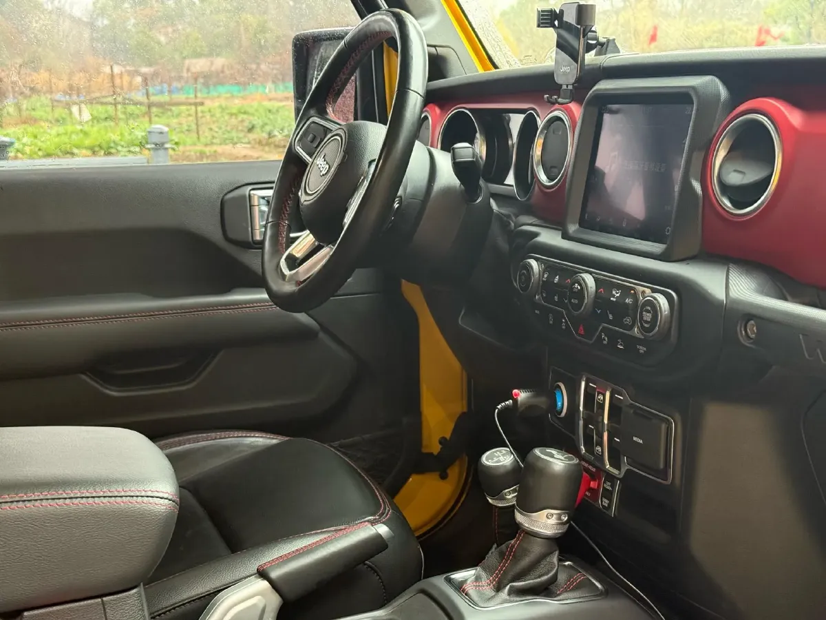 2021 Jeep Wrangler 2.0T 266HP L4 8AT,autocango,china used car exporter,china ev exporter,chinese used car exporter,chinese used ev exporter