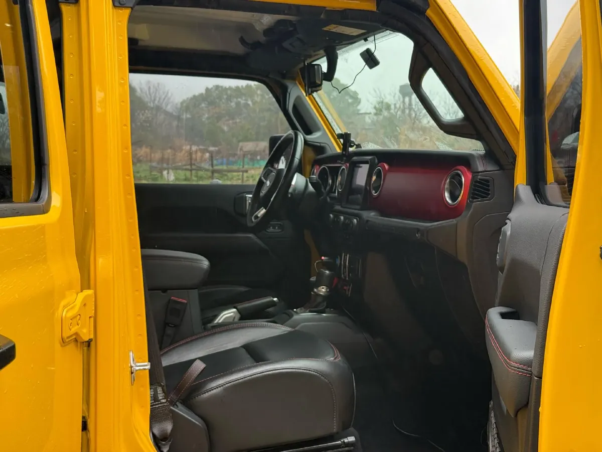 2021 Jeep Wrangler 2.0T 266HP L4 8AT,autocango,china used car exporter,china ev exporter,chinese used car exporter,chinese used ev exporter