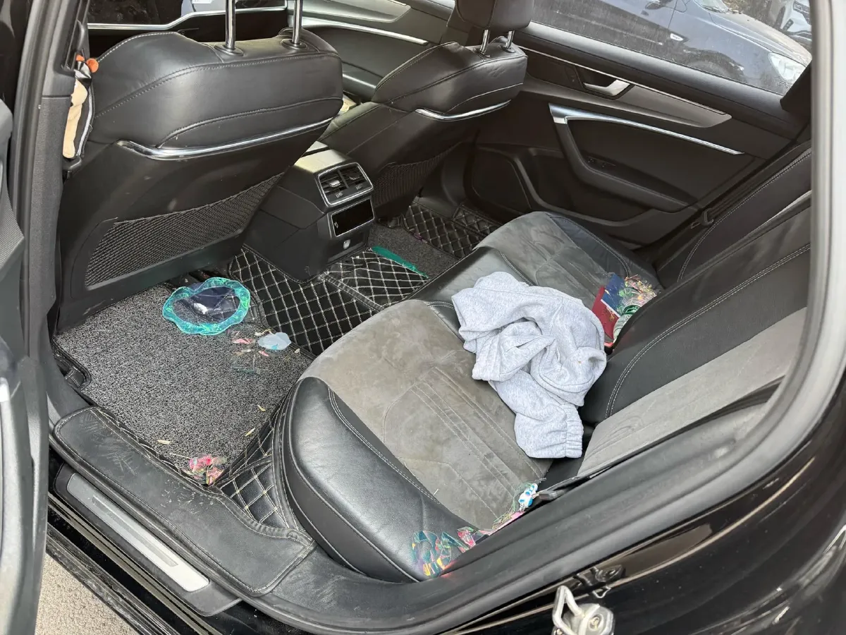 2021 Audi A6L 2.0T 190HP L4 7DCT,autocango,china used car exporter,china ev exporter,chinese used car exporter,chinese used ev exporter