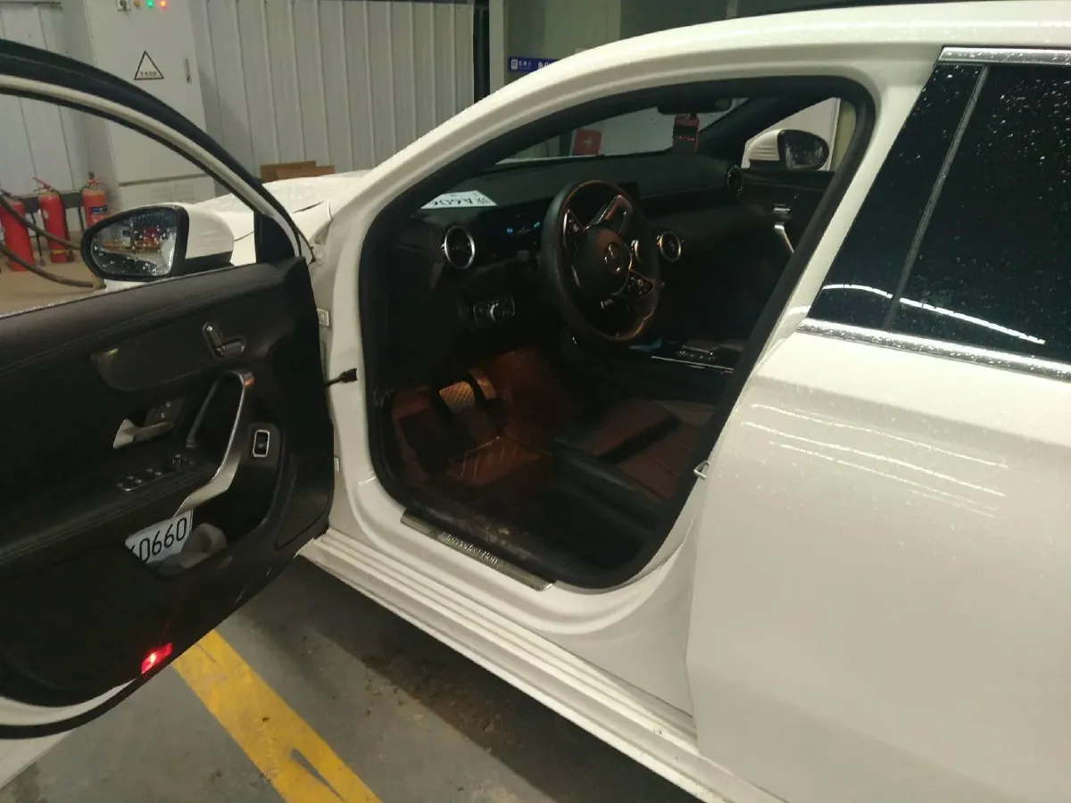 2022 Mercedes-Benz A Class 1.3T 163HP L4 7DCT,autocango,china used car exporter,china ev exporter,chinese used car exporter,chinese used ev exporter