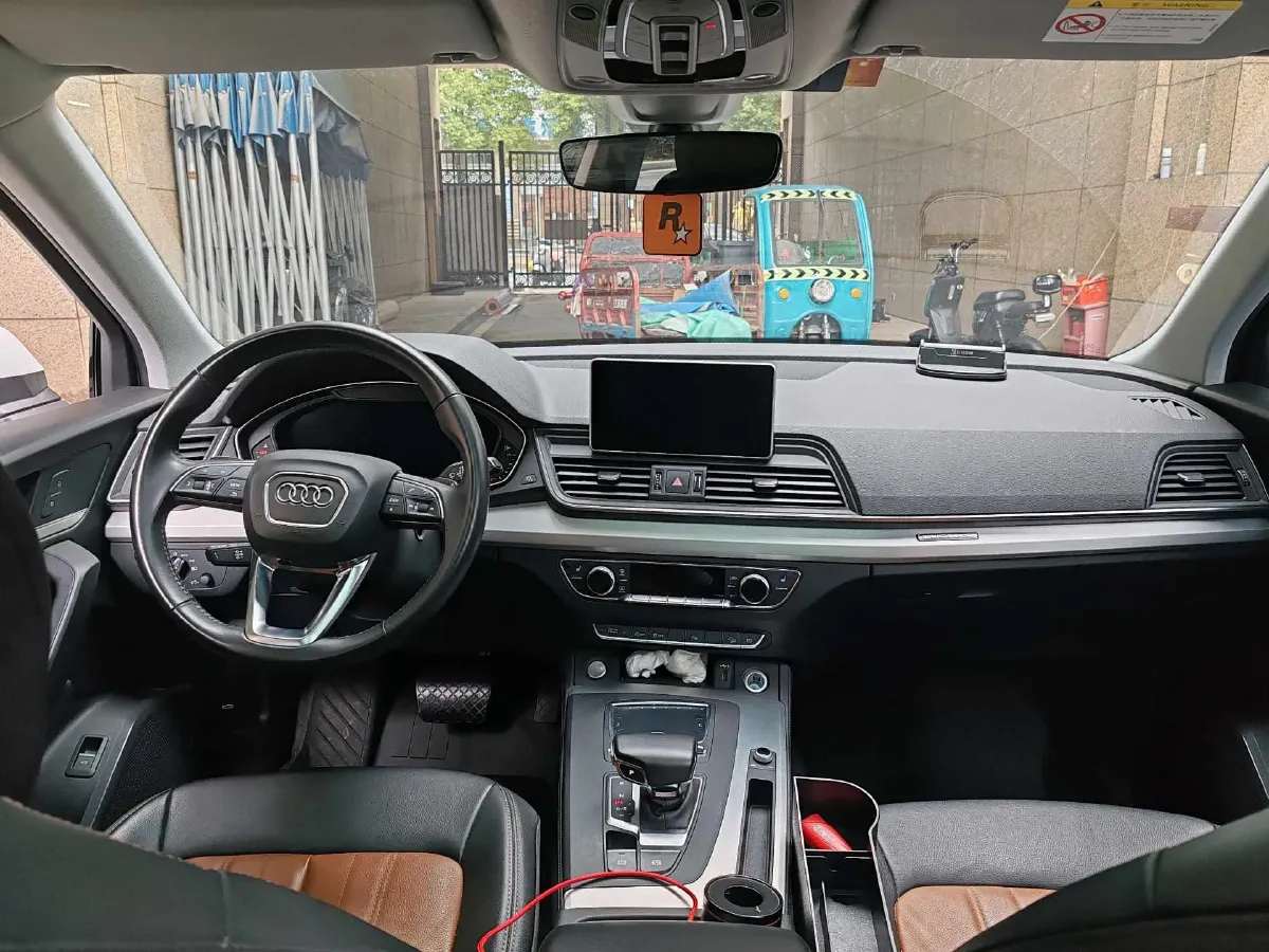 2020 Audi Q5L 2.0T 190HP L4 7DCT,autocango,china used car exporter,china ev exporter,chinese used car exporter,chinese used ev exporter