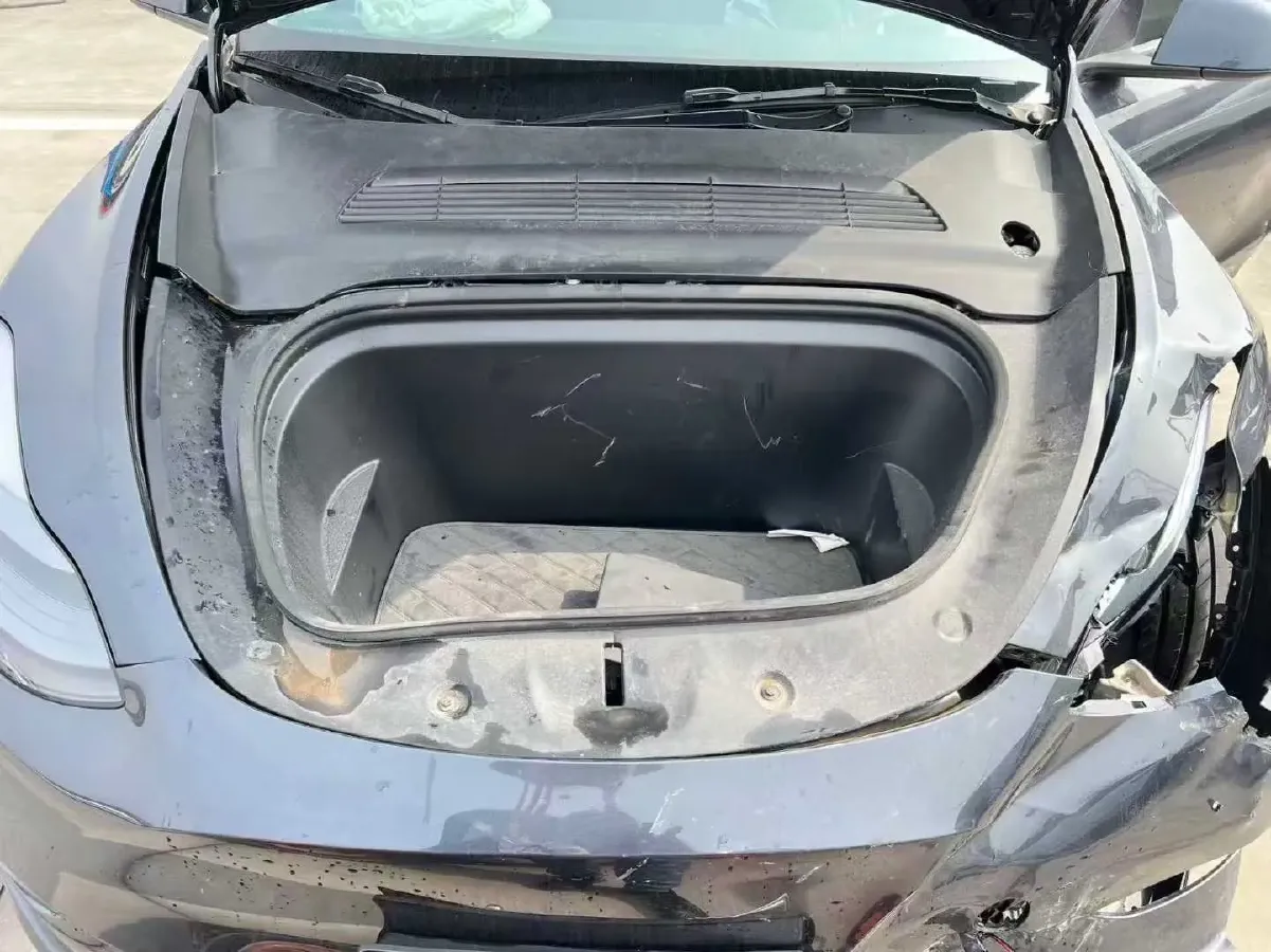 2024 Iveco OuSheng BEV 77.28KWH,autocango,china used car exporter,china ev exporter,chinese used car exporter,chinese used ev exporter