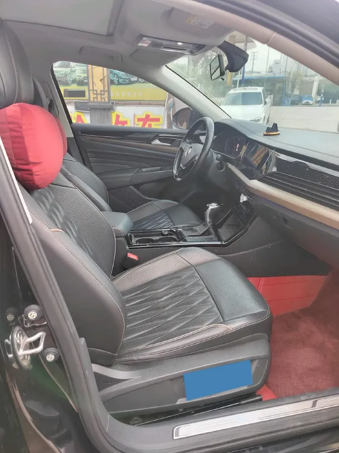 2021 Volkswagen Passat 2.0T 220HP L4 7DCT,autocango,china used car exporter,china ev exporter,chinese used car exporter,chinese used ev exporter