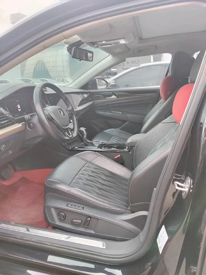 2021 Volkswagen Passat 2.0T 220HP L4 7DCT,autocango,china used car exporter,china ev exporter,chinese used car exporter,chinese used ev exporter